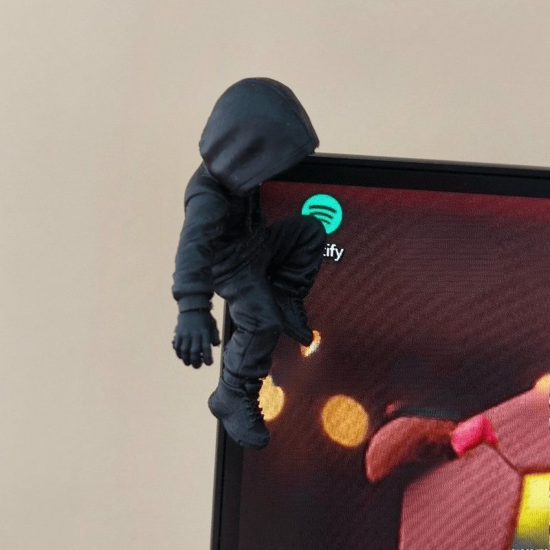 Patung Mini Alien Hoodie Climb - Retro Gaming Gadgets ulasan dan harga
